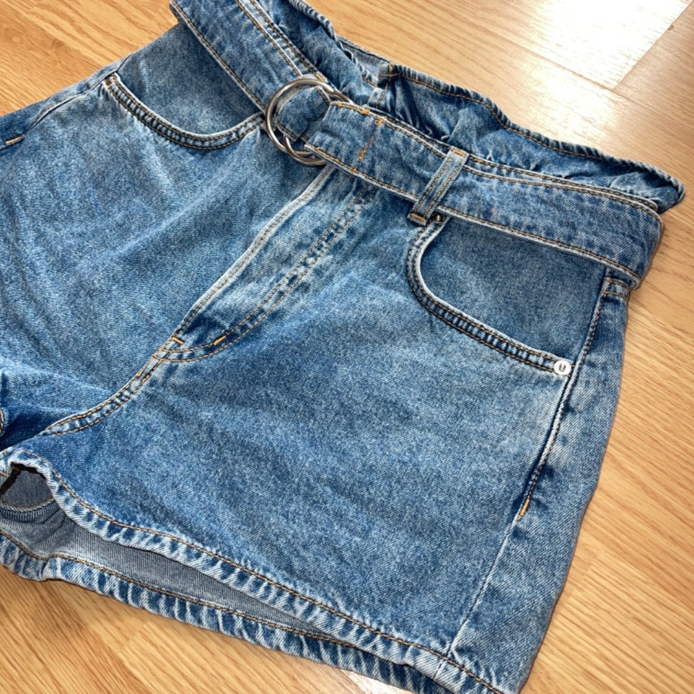 H&M Divided Blue Denim High Rise Shorts with Belt Size 4 - Picture 2 of 6